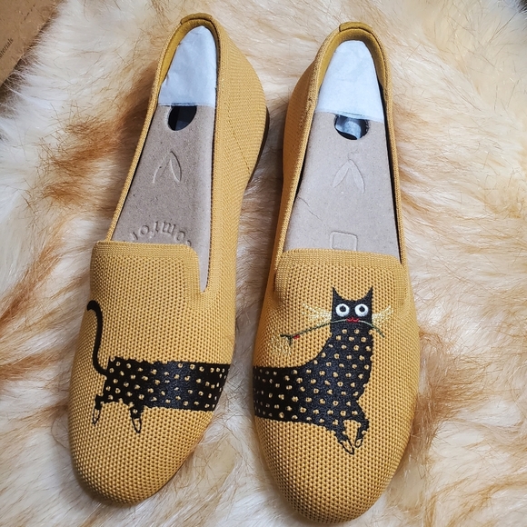 New Vivaia Audrey Round-Toe Yellow Dot Cat Embroidered Loafers Size 6.5US 37EUR - Picture 1 of 10